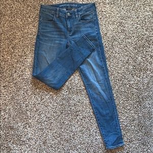 American Eagle Next Level Jegging sz 4 short Jeans